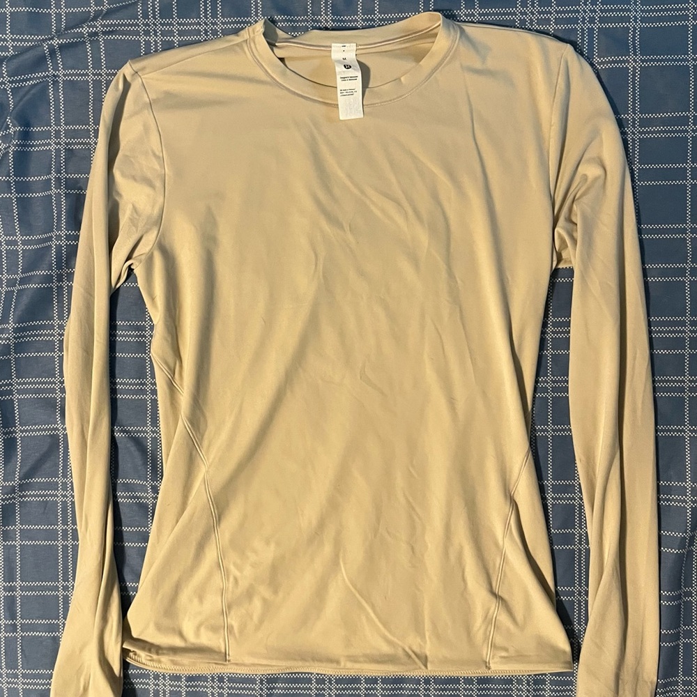 Lululemon super soft pre loved cream color long sleeve worn once to try on